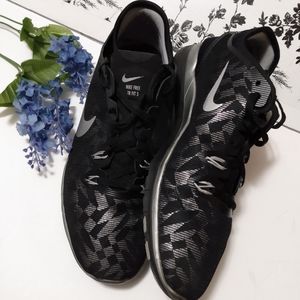 Nike Free TR FIT 5 Black & Silver Athletic Shoes
